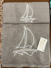 Carica l'immagine nel visualizzatore di Gallery, Coppie asciugamani in spugna ricamate