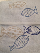 Carica l'immagine nel visualizzatore di Gallery, Coppie asciugamani in spugna ricamate