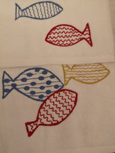 Carica l'immagine nel visualizzatore di Gallery, Coppie asciugamani in spugna ricamate