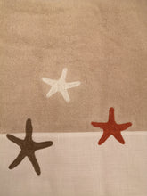 Carica l'immagine nel visualizzatore di Gallery, Coppie asciugamani in spugna ricamate