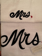 Carica l'immagine nel visualizzatore di Gallery, Coppie asciugamani in spugna ricamate