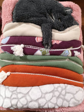 Carica l'immagine nel visualizzatore di Gallery, Plaid varie fantasie