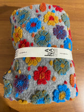 Carica l'immagine nel visualizzatore di Gallery, Coperte Lana 100% italiana