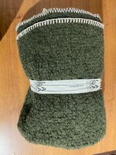 Carica l'immagine nel visualizzatore di Gallery, Coperte Lana 100% italiana